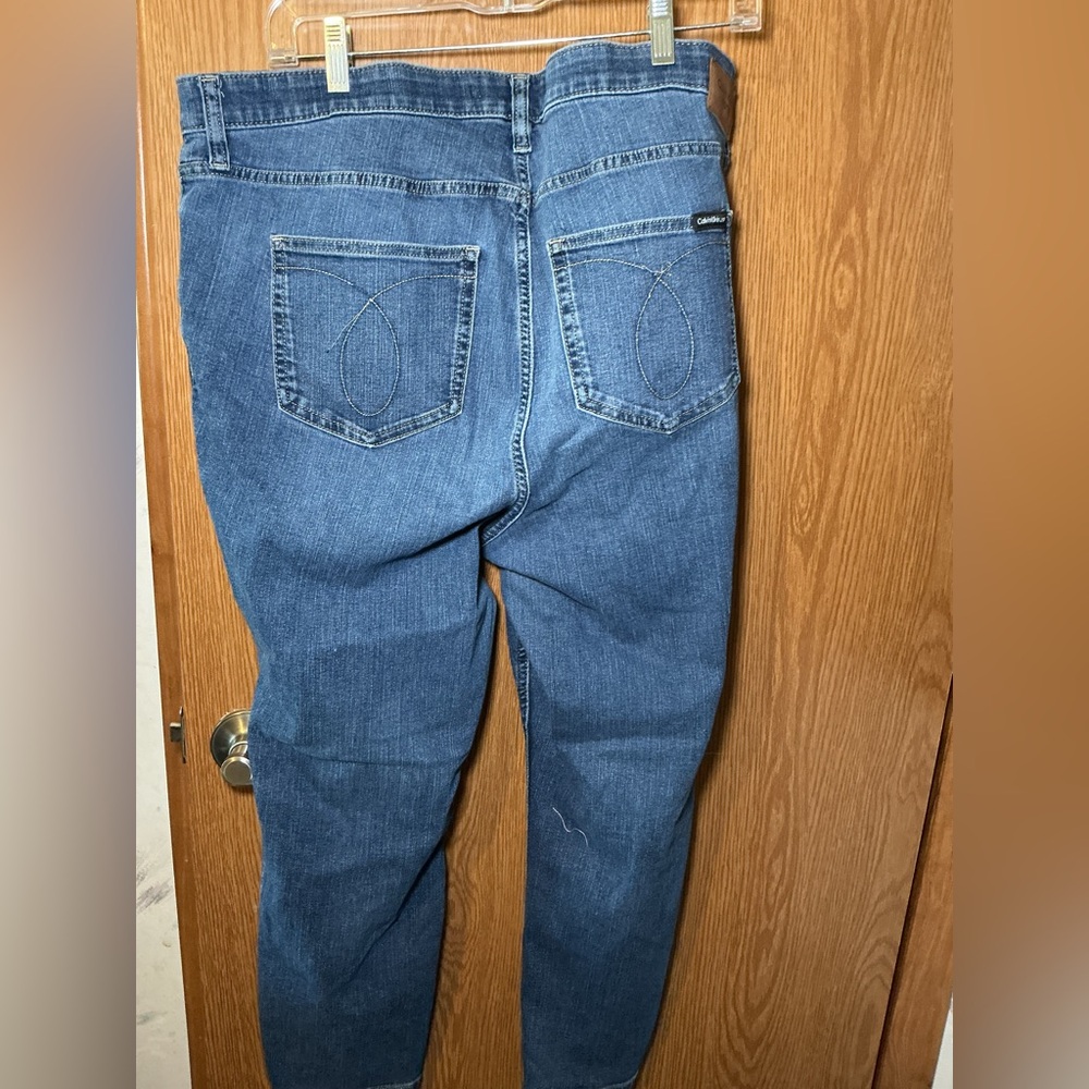 Calvin Klein Jeans 18W Straight Leg Medium Wash Denim - Picture 4 of 4